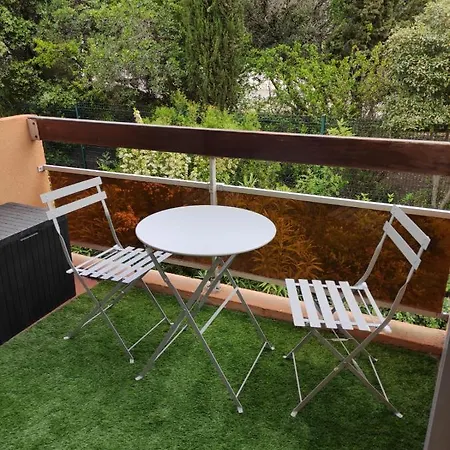 La Desirade Avec Parking- Port - Wifi Couchage En 160 Neuf Apartmán *