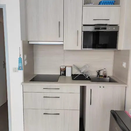 T1 Cabine 4 couchages climatisé centre port refait à neuf Apartamento