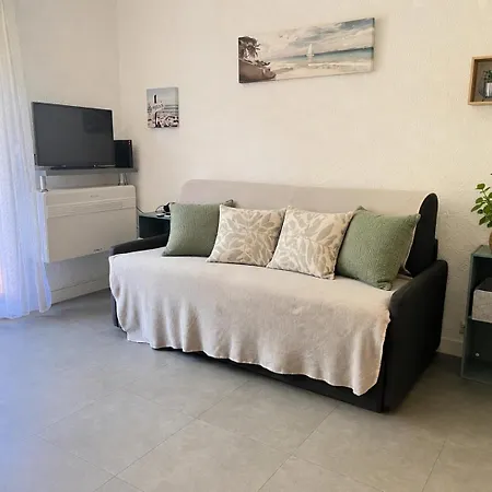 Apartment Studio La Desirade Clim, Wifi, Proche Port, Balcon