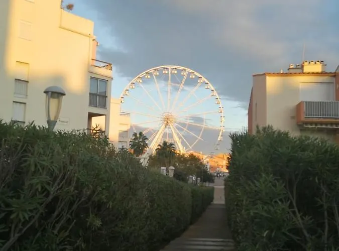 La Desirade Avec Parking- Port - Wifi Couchage En 160 Neuf Apartament