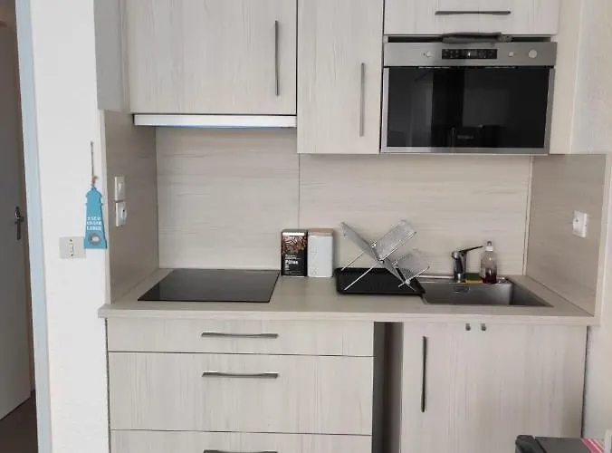 La Desirade Avec Parking- Port - Wifi Couchage En 160 Neuf Appartamento