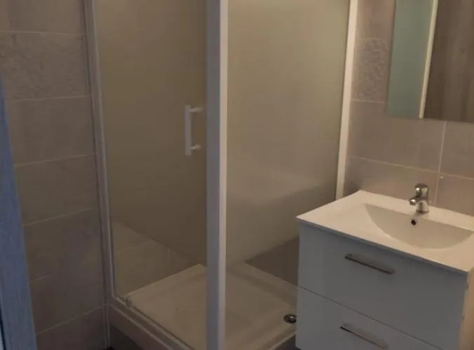 La Desirade Avec Parking- Port - Wifi Couchage En 160 Neuf Appartamento Agde