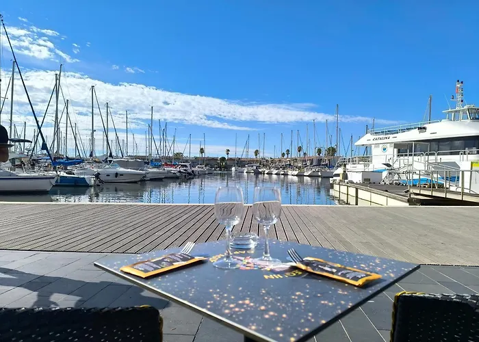 La Desirade Avec Parking- Port - Wifi Couchage En 160 Neuf Apartament *